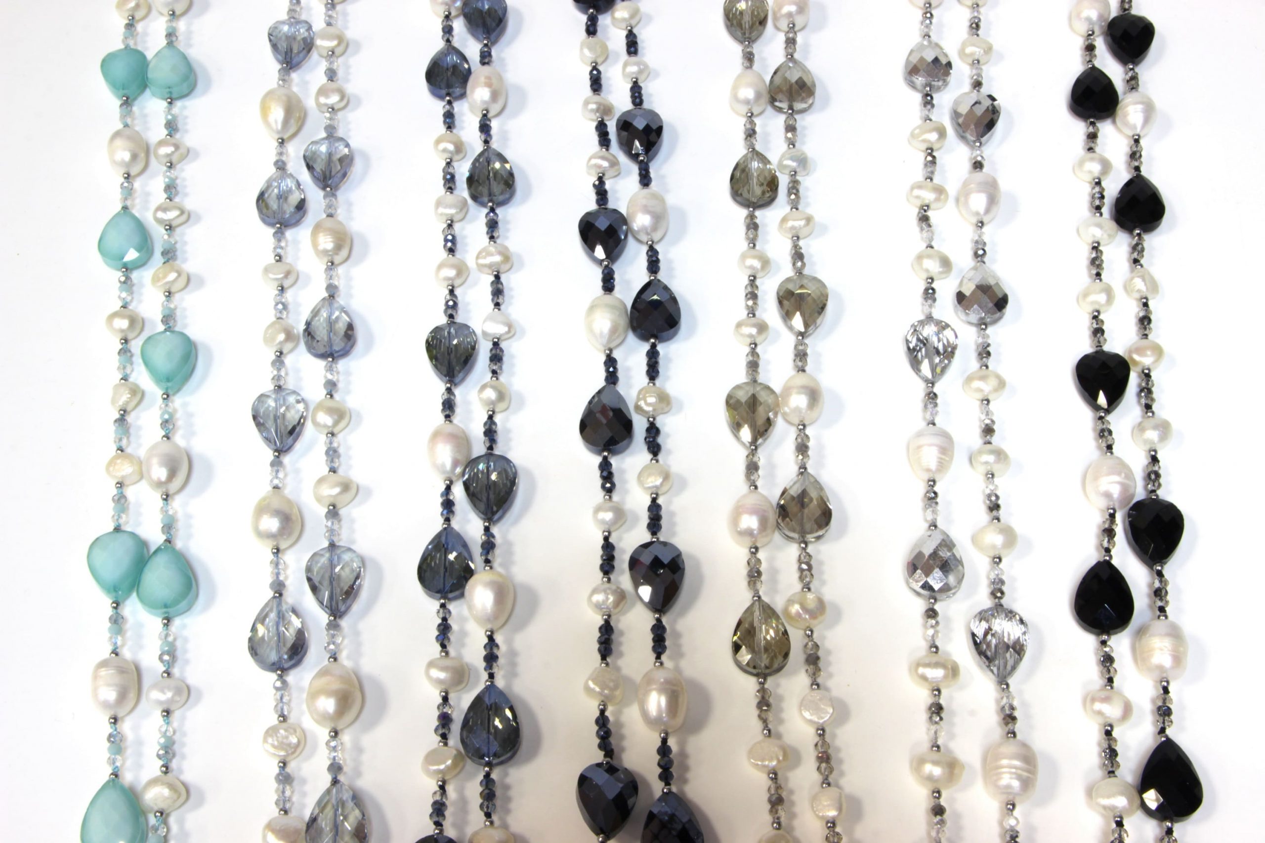 COLLANA IN VETRO COLORATO E PERLE DI FIUME COD. 3020 - immagine 3
