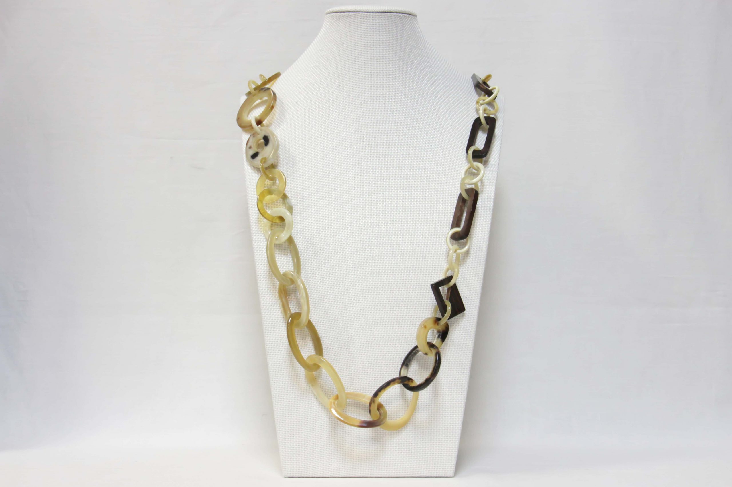 COLLANA IN CORNO COD. N0012S