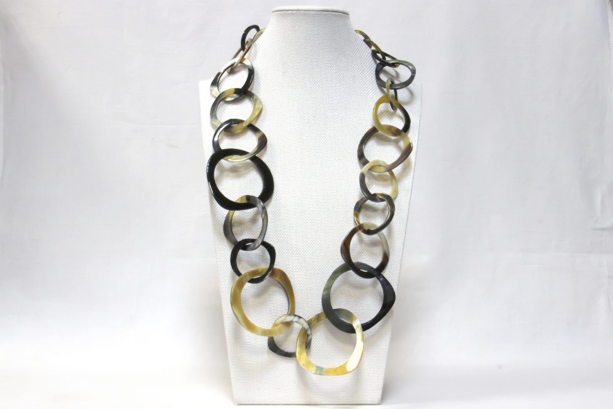 COLLANA IN CORNO COD. NE8223