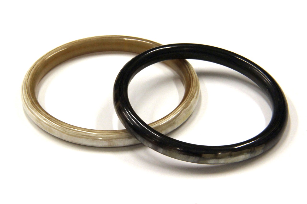 BRACCIALE IN CORNO RIGIDO COD. BR0124