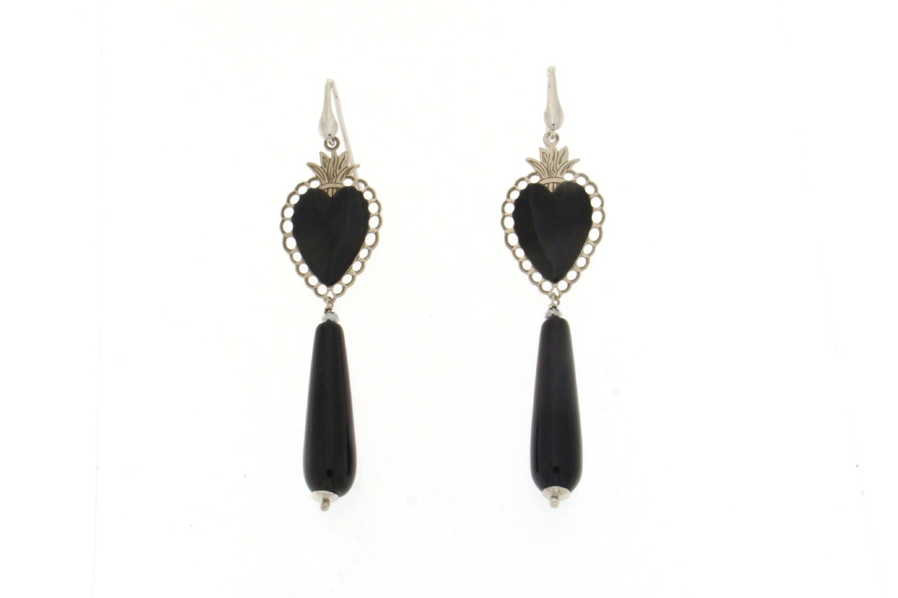 ORECCHINI IN ARGENTO 925% CON CUORE SACRO SMALTATO E GOCCIA IN AGATA NERA. COD. CUOREBK