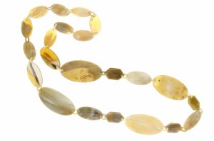 COLLANA IN CORNO COD. 3943